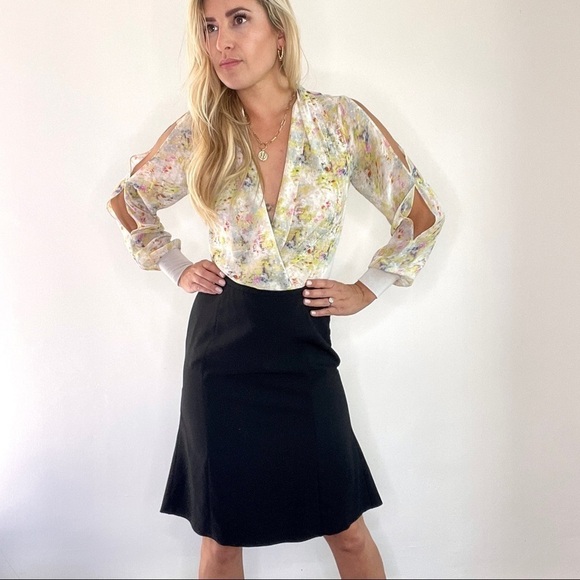 Armani Collezioni Black A Line Skirt With Pleats in the back - Picture 4 of 9